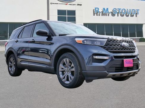 Used 2023 Ford Explorer XLT w/ Equipment Group 202A AWD/4WD image 13