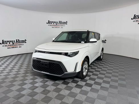 Used 2025 Kia Soul LX w/ LX Technology Package image 1