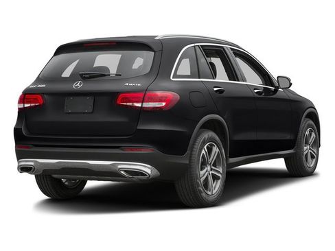 Used 2017 Mercedes-Benz GLC 300 4MATIC image 2