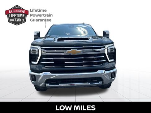 Used 2025 Chevrolet Silverado 2500 LTZ w/ LTZ Convenience Package AWD/4WD image 9