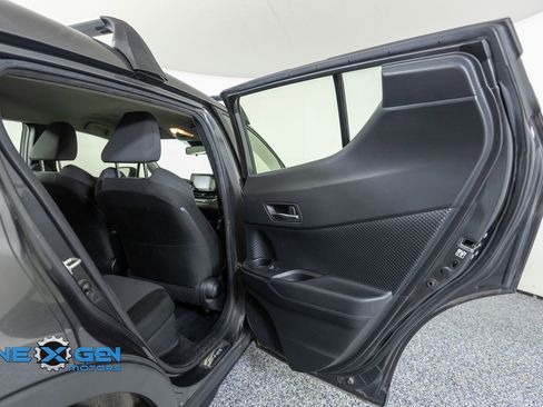 Used 2021 Toyota C-HR LE FWD image 32