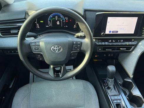 Used 2025 Toyota Camry LE FWD image 11