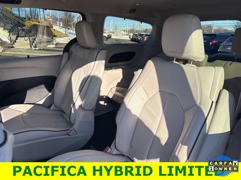 Used 2018 Chrysler Pacifica Limited w/ Advanced Safetytec Group image 9