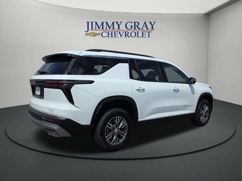 New 2026 Chevrolet Traverse LT w/ Driver Confidence Package FWD image 5