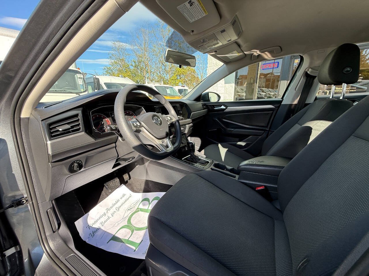 Used 2019 Volkswagen Jetta SE FWD image 5