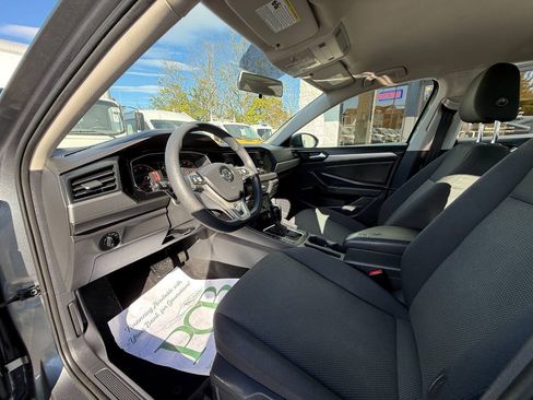 Used 2019 Volkswagen Jetta SE FWD image 5