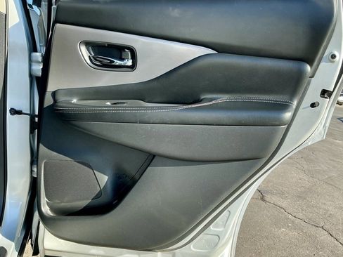 Used 2021 Nissan Murano SV image 26