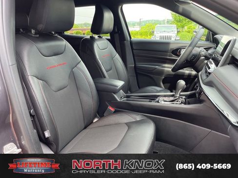 Used 2024 Jeep Compass Trailhawk AWD/4WD image 28