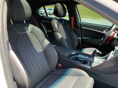 Used 2023 Genesis G70 2.0T w/ Sport Prestige Package RWD image 26
