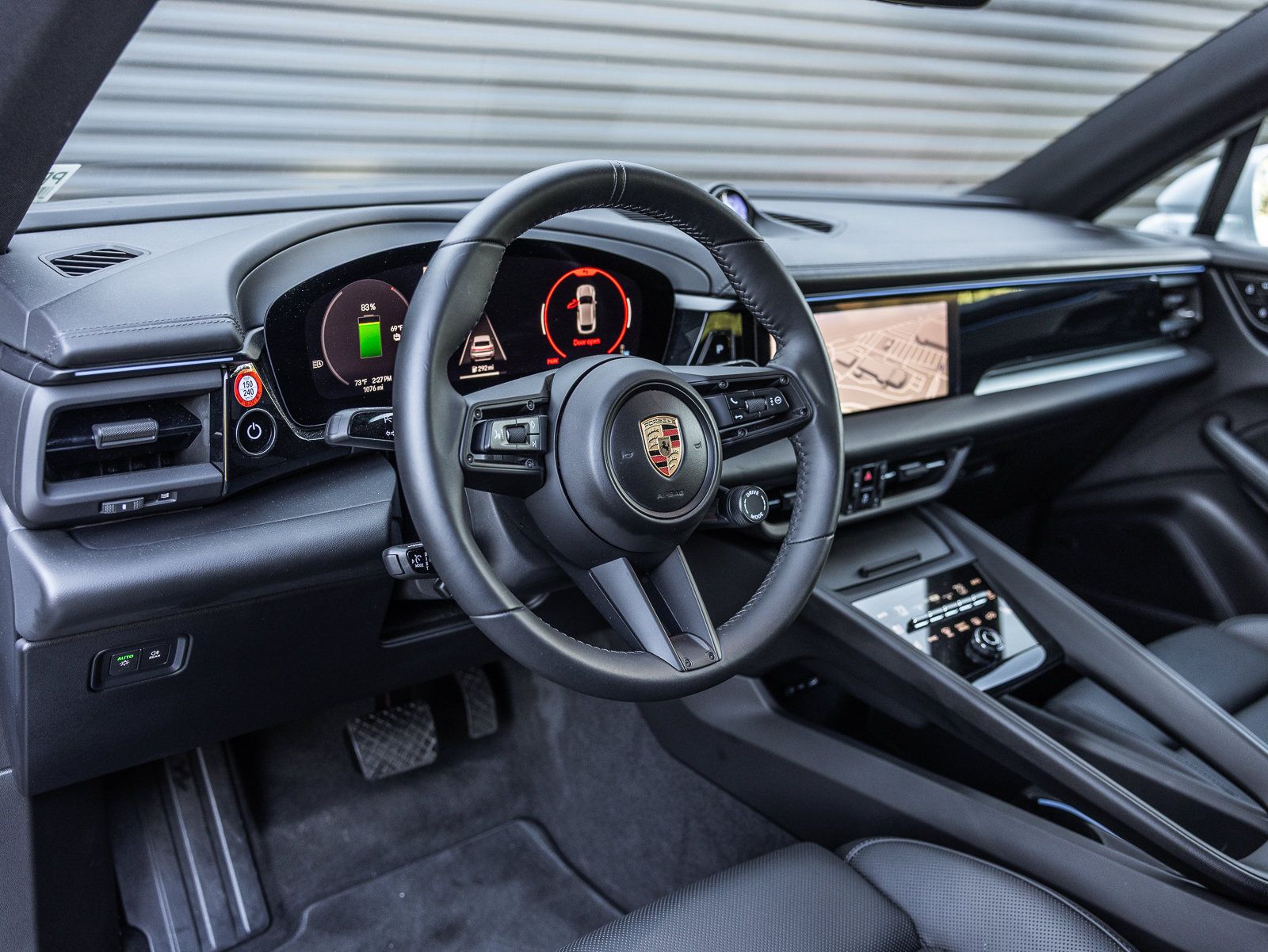 Certified 2025 Porsche Macan 4 Electric AWD/4WD image 4