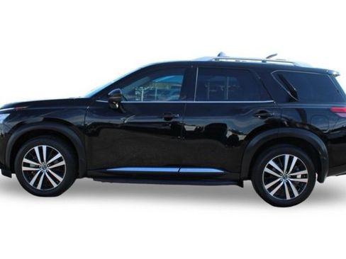 Used 2023 Nissan Pathfinder Platinum w/ Lighting Package (N93) image 8