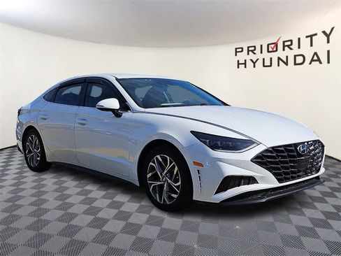 Used 2023 Hyundai Sonata SEL w/ Preferred Accessory Package image 3