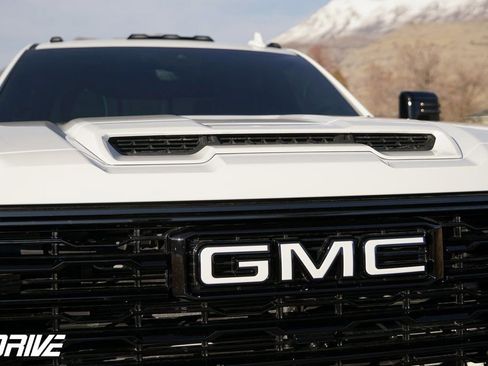 Used 2026 GMC Sierra 2500 AT4X image 14