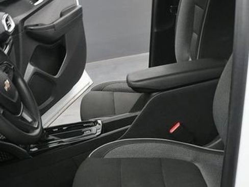 Used 2023 Chevrolet TrailBlazer LT w/ Convenience Package FWD image 11