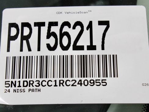 Used 2024 Nissan Pathfinder SL AWD/4WD image 37