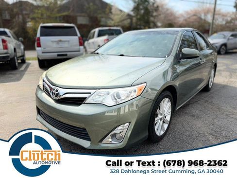 Used 2014 Toyota Camry XLE w/ Leather Package image 9