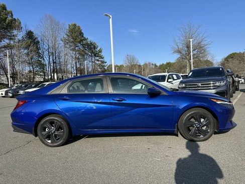 Used 2022 Hyundai Elantra SEL image 6