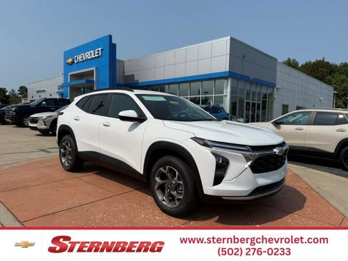 New 2026 Chevrolet Trax LT w/ LT Convenience Package FWD image 1