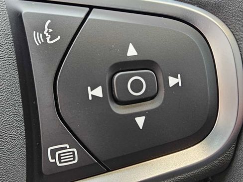 Certified 2025 Volvo XC60 B5 Core w/ Protection Package Premier image 26