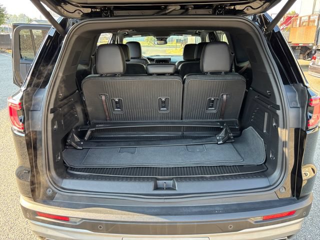Used 2024 GMC Acadia Elevation w/ Trailering Package AWD/4WD image 23