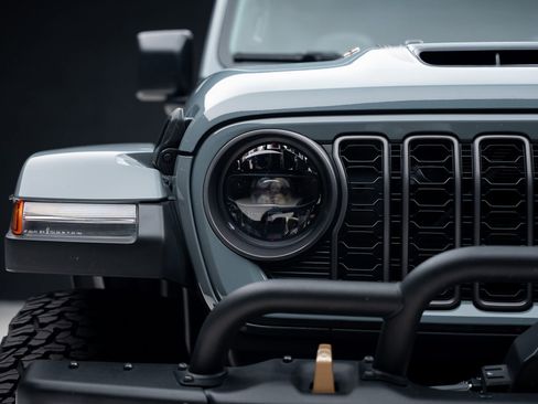 Used 2024 Jeep Wrangler Unlimited Rubicon 392 image 11