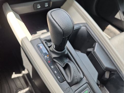 Certified 2025 Honda Accord LX image 15