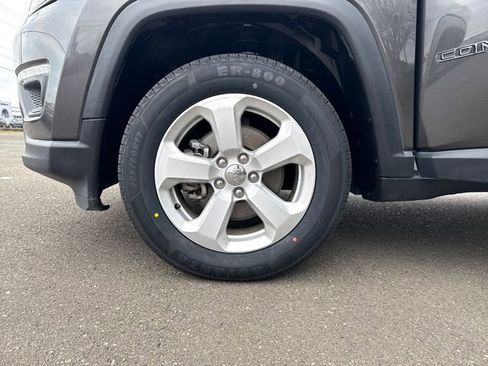 Used 2018 Jeep Compass Latitude w/ Popular Equipment Group image 28