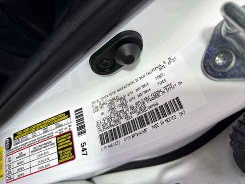 Used 2023 Toyota Tacoma TRD Off-Road w/ TRD Premium Off Road Package image 37