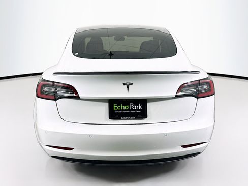 Used 2021 Tesla Model 3 Standard Range Plus image 7