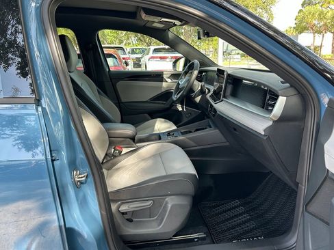 New 2026 Volkswagen Tiguan SE R-Line FWD image 39