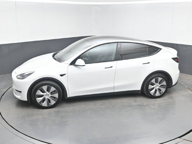 Used 2022 Tesla Model Y Long Range AWD/4WD image 34