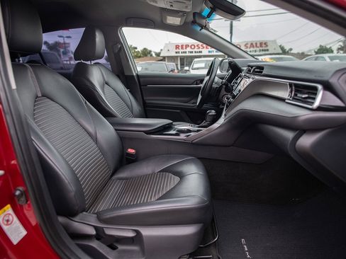 Used 2018 Toyota Camry SE image 21