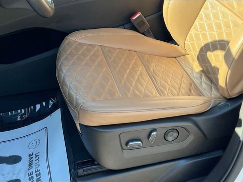 Used 2023 Cadillac Escalade Premium Luxury image 14