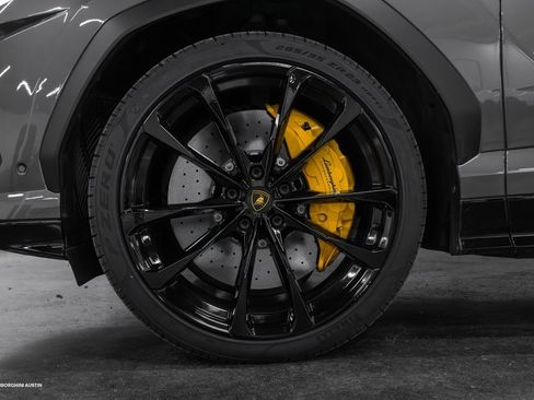 Used 2021 Lamborghini Urus image 5