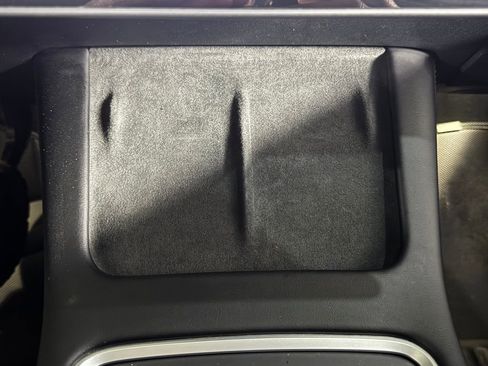 Used 2023 Tesla Model Y Performance image 34