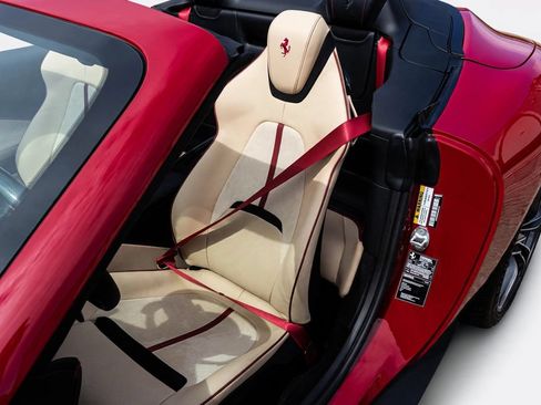 Certified 2025 Ferrari Roma Spider RWD image 6