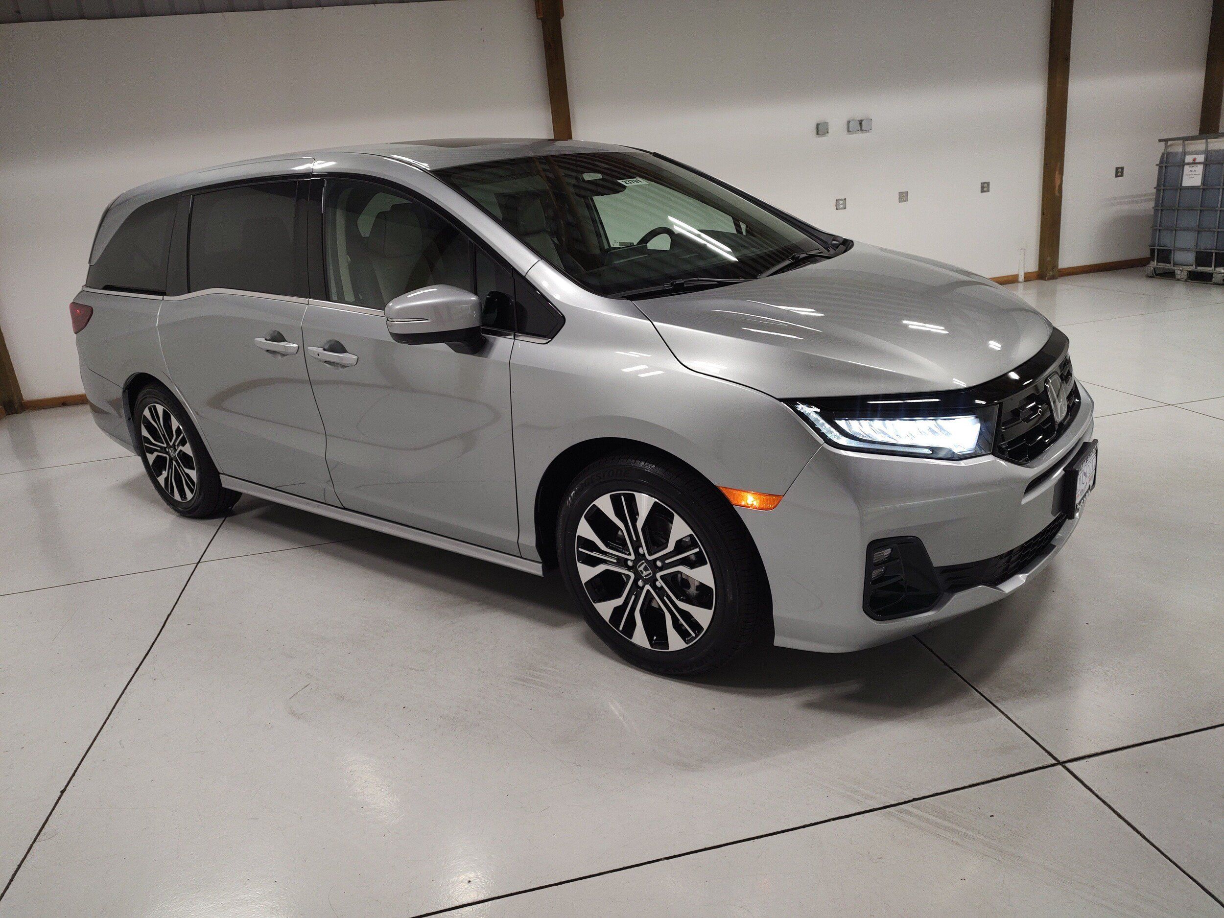 New 2027 Honda Odyssey Elite image 2