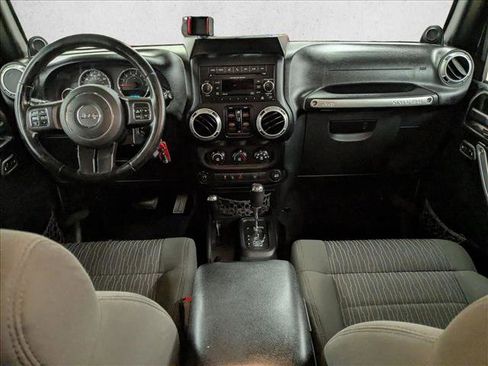 Used 2012 Jeep Wrangler Unlimited Rubicon w/ Connectivity Group image 16
