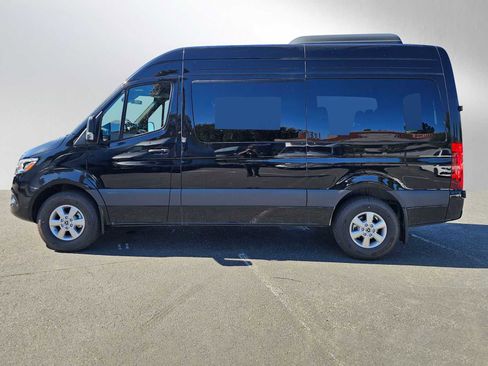 Used 2024 Mercedes-Benz Sprinter 2500 image 6