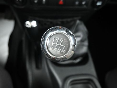 Used 2013 Jeep Wrangler Unlimited Sahara w/ Dual Top Group image 32