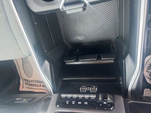 Used 2020 RAM 2500 Big Horn w/ Level 2 Equipment Group image 18