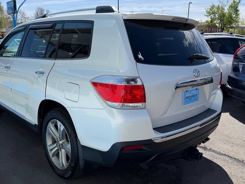 Used 2013 Toyota Highlander Limited AWD/4WD image 4
