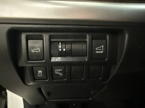 Used 2016 Subaru Outback 2.5i Limited AWD/4WD image 12