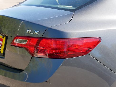 Used 2013 Acura ILX w/ Premium Package image 17