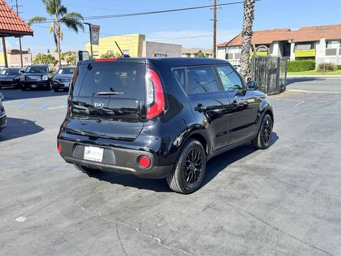 Used 2019 Kia Soul FWD image 6