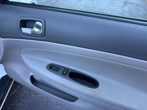 Used 2005 Chevrolet Cobalt LS image 24