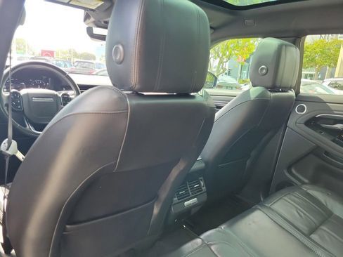 Used 2020 Land Rover Range Rover Evoque SE image 17