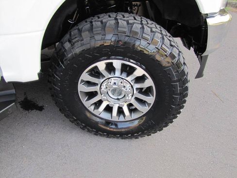 Used 2022 Ford F250 Lariat w/ Lariat Value Package AWD/4WD image 22