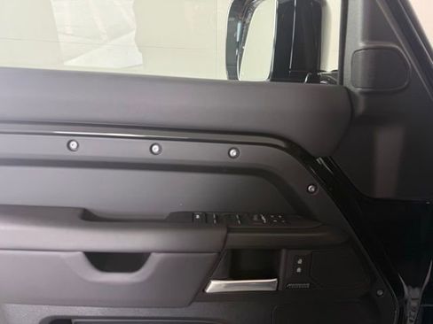 New 2025 Land Rover Defender 110 V8 image 27