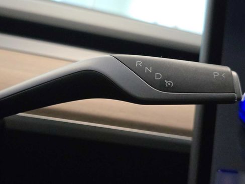 Used 2023 Tesla Model Y Long Range AWD/4WD image 22